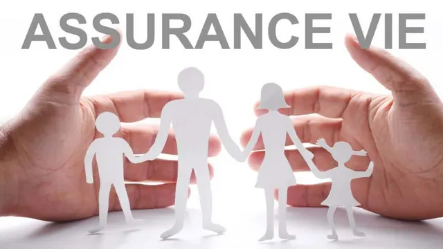 Assurance-vie. Mains montrant l'avantage de l'assurance vie pour une famille, après 8 ans de détention